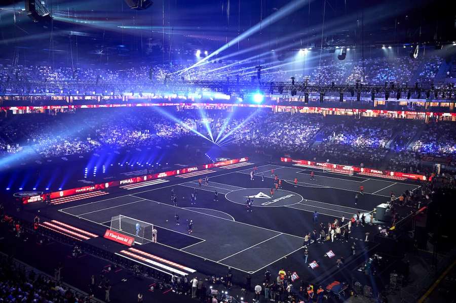 La Défense Arena de París, lleno a reventar