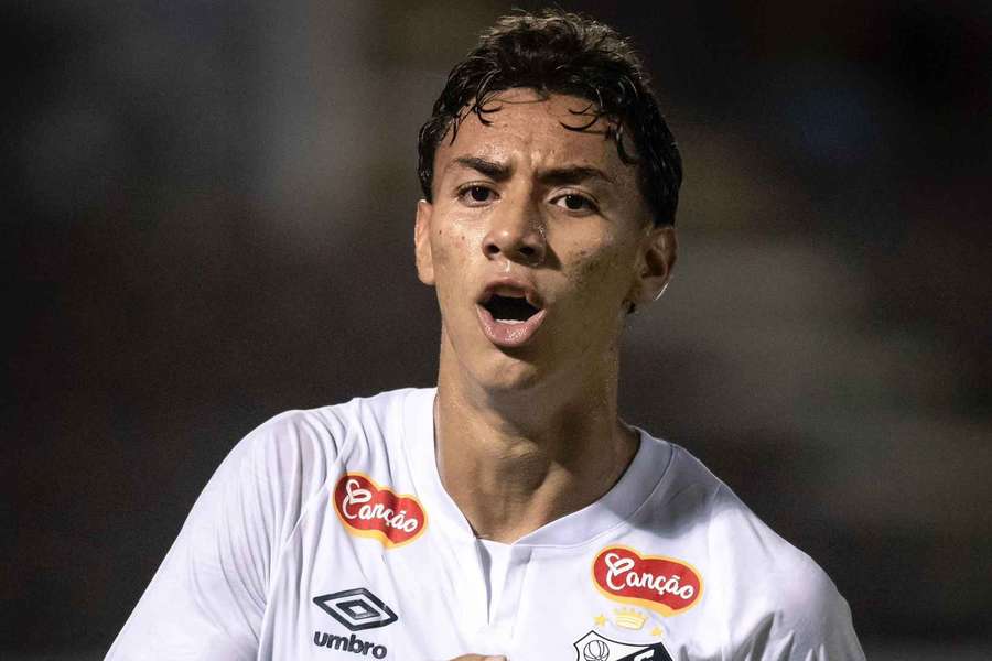 O Santos venceu na estreia com placar mínimo