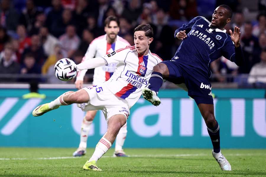 L'OL arrache un match nul grâce à un pénalty à la 95e face au Paris FC mais quitte le top 3 L'OL arrache un match nul grâce à un pénalty à la 95e face au Paris FC mais quitte le top 3