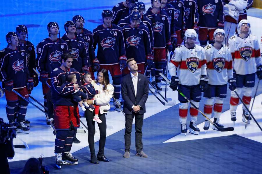 Blue Jackets si uctili zosnulého Johnnyho Gaudreaua. 