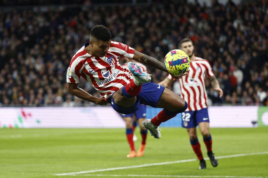 Real Madrid niet langs tien man Atlético: 1-1