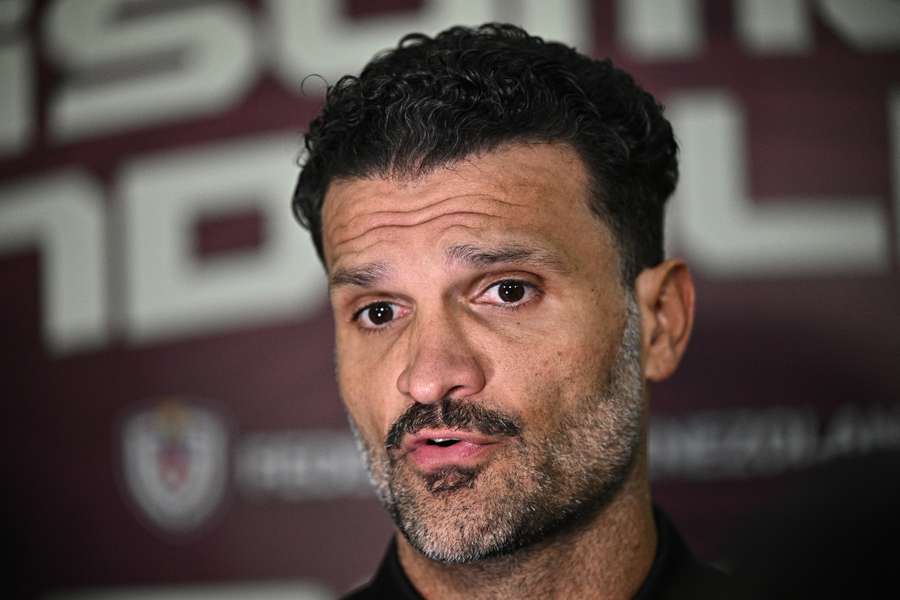 Oswaldo Vizcarrondo está se destacando como técnico na categoria sub-17.