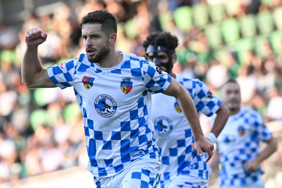 Corvinul pierde cu 0-2 manșa retur cu Paksi, însă merge mai departe în preliminariile Europa League