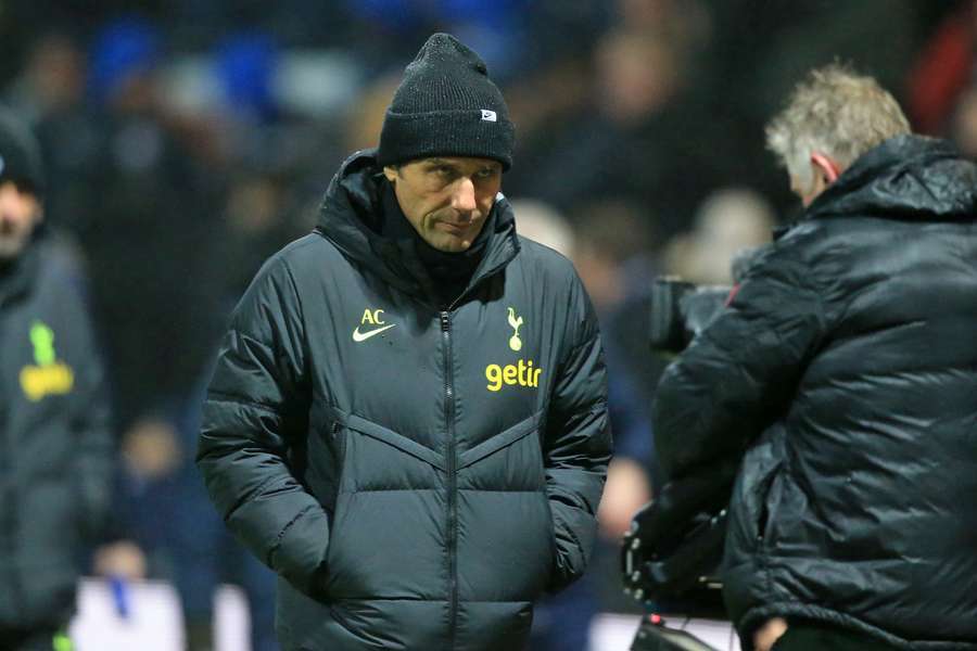 El entrenador del Tottenham, Antonio Conte, operado para retirar su vesícula biliar