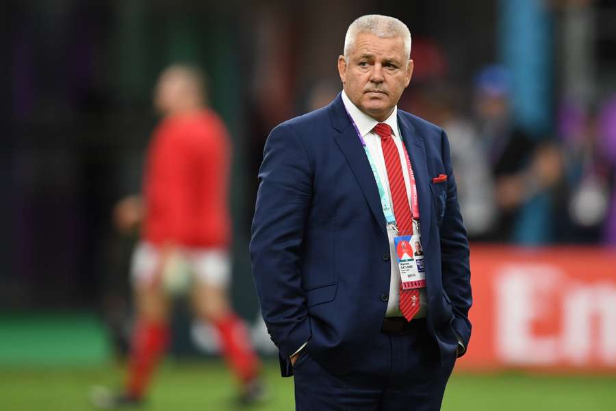 Wales coach Warren Gatland (L) and Ireland counterpart Andy Farrell pose with the Six Nations trophy ahead of their tournament opener in Cardiff