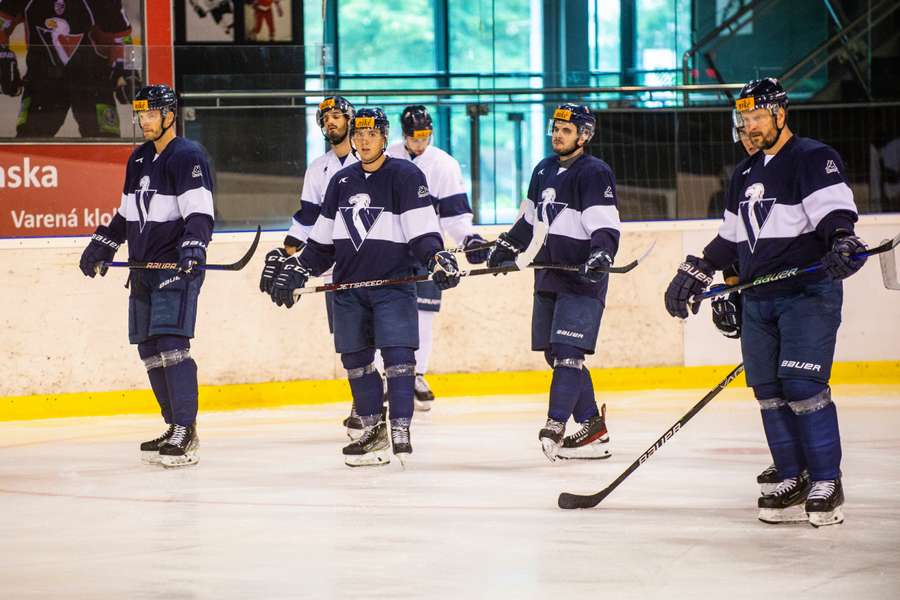 Hokejisti Slovana sa postupne adaptujú na ľad