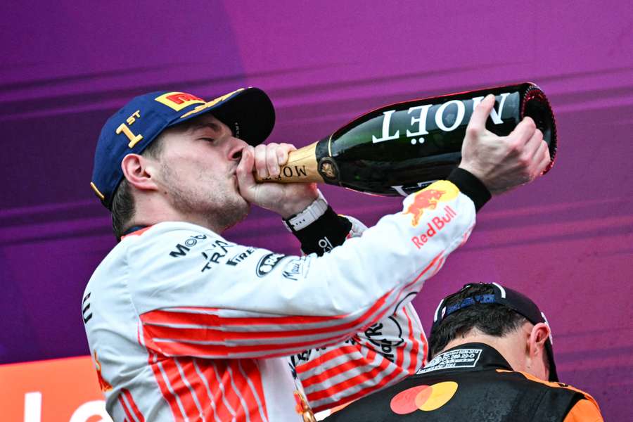 Max Verstappen festeja em Suzuka