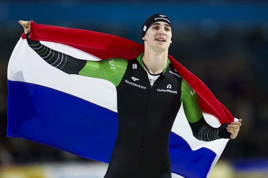 Onbevangen en razendsnel bestijgt Jenning de Boo de schaatstop