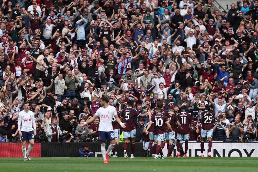 Tottenham ainda não venceu na Premier League Tottenham ainda não venceu na Premier League