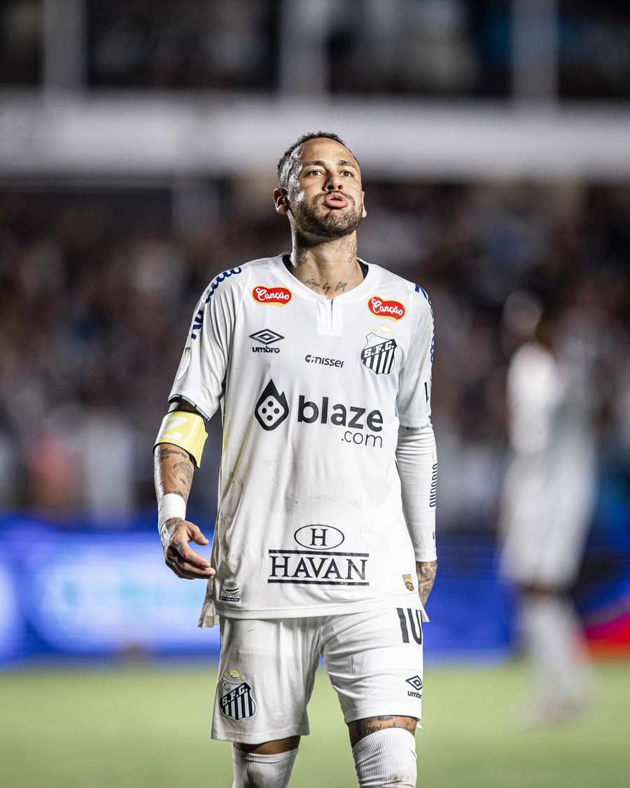 Neymar atuou por 45 minutos em Santos 1x1 Botafogo-SP Neymar atuou por 45 minutos em Santos 1x1 Botafogo-SP