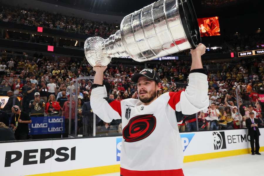 Sebastian Aho lifts the Stanley Cup Sebastian Aho lifts the Stanley Cup