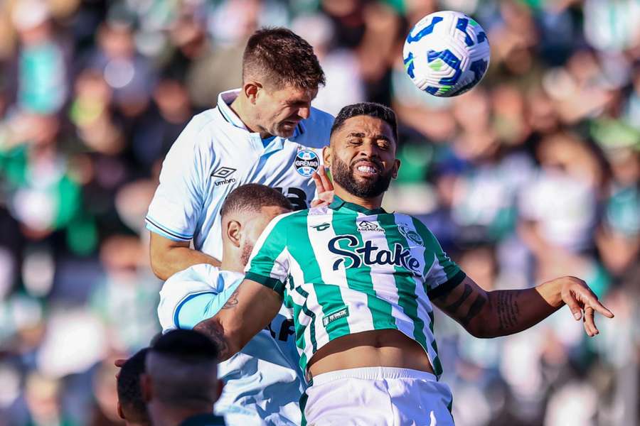 Grêmio venceu Juventude por 2 a 0 no primeiro turno Grêmio venceu Juventude por 2 a 0 no primeiro turno