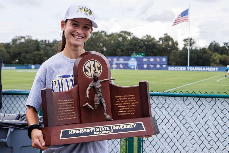 Inês Simas sagrou-se campeã da fase regular do futebol universitário dos Estados Unidos