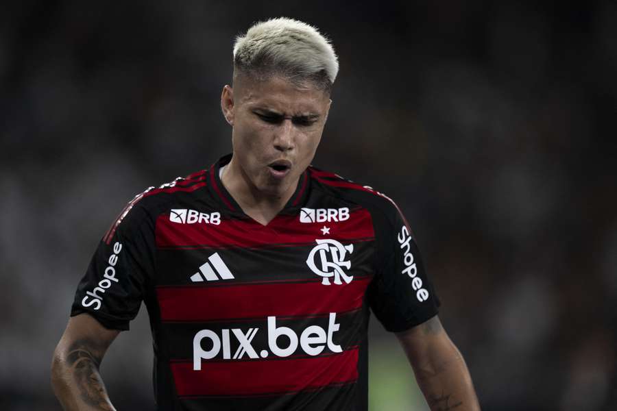 Luiz Araújo entrou na vaga de Bruno Henrique e marcou no Maracanã