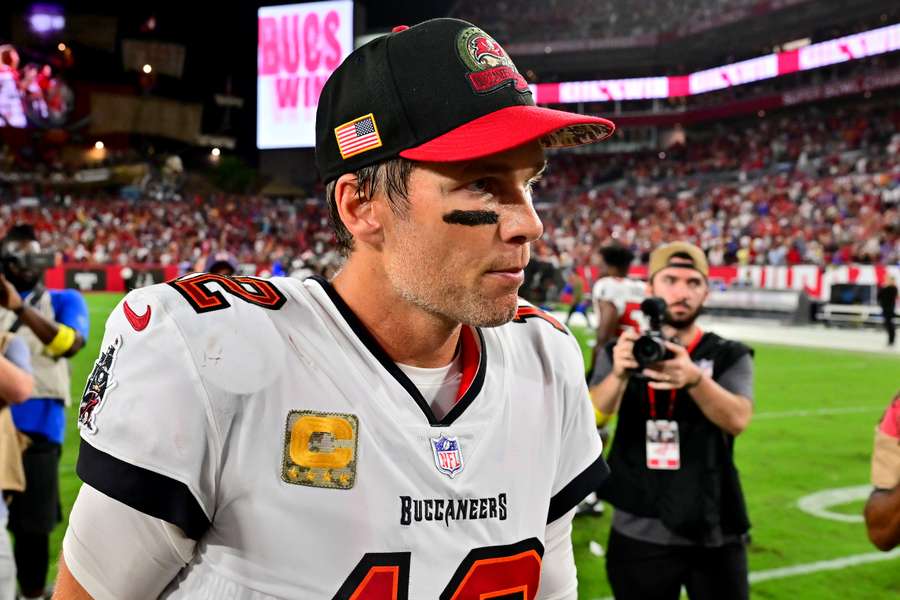 NFL, Brady supera le 100.000 yard ed entra nella storia