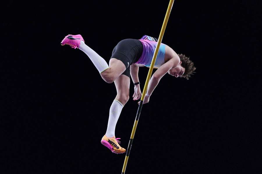 Duplantis wins in Shanghai, fails to beat record