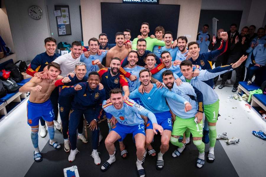 Los jugadores de la selección española celebran el pase a la Eurocopa
