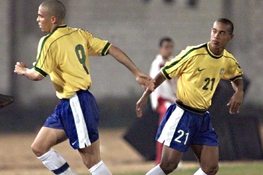 Ronaldinho Gaúcho e Ronaldo Fenômeno na Copa América 1999