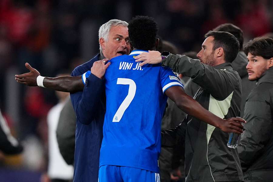 Mourinho speaks to Vini Jr. after Prestianni's alleged abuse