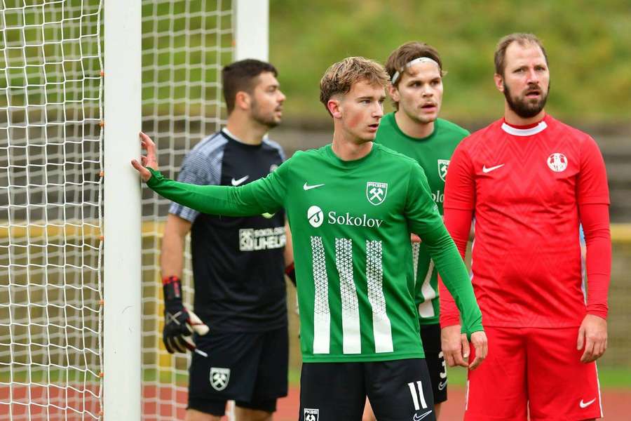 Ještě před pár lety atakoval postup do první ligy. Teď se Baník krčí na dně divize, hrozí mu sestup Ještě před pár lety atakoval postup do první ligy. Teď se Baník krčí na dně divize, hrozí mu sestup