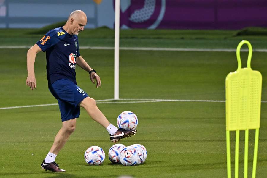 Hoje aos 56 anos, Taffarel é o professor do trio de goleiros do Brasil