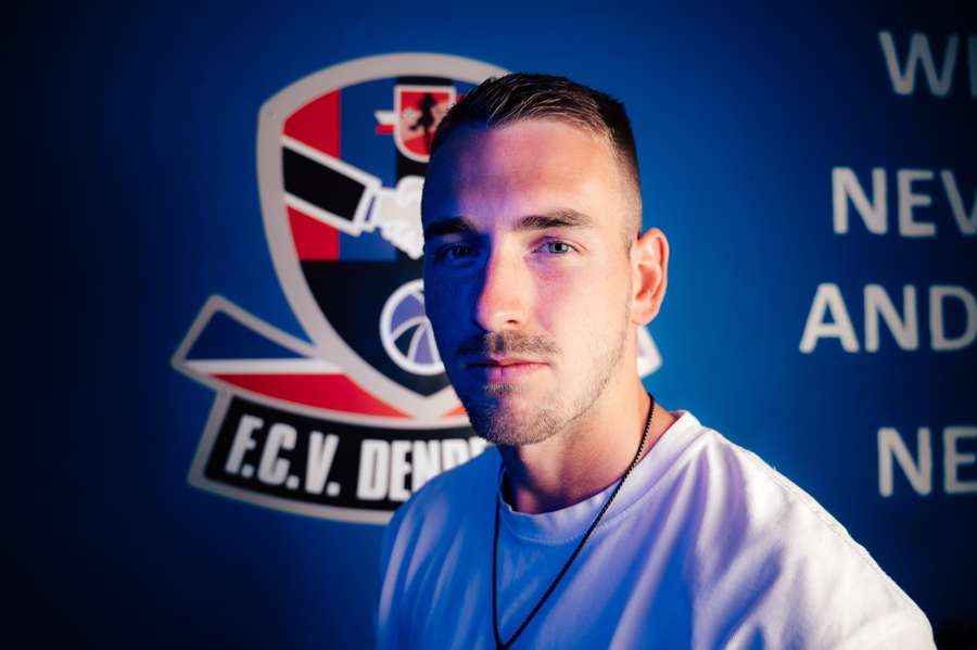 Roman Květ pomohl Denderu k remíze 2:2 s Charleroi.