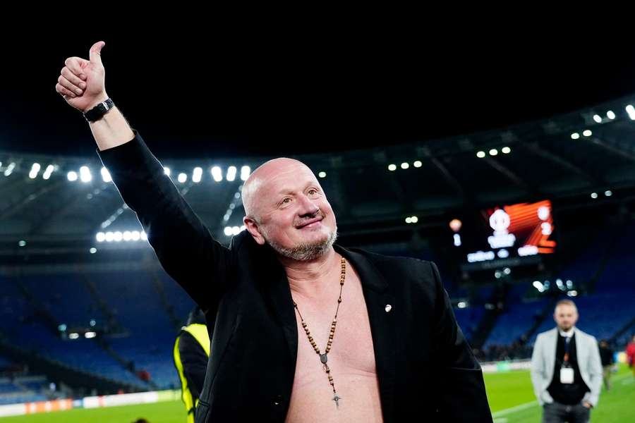 Plzeňský boss Adolf Šádek to umí před fanoušky sám rozbalit.