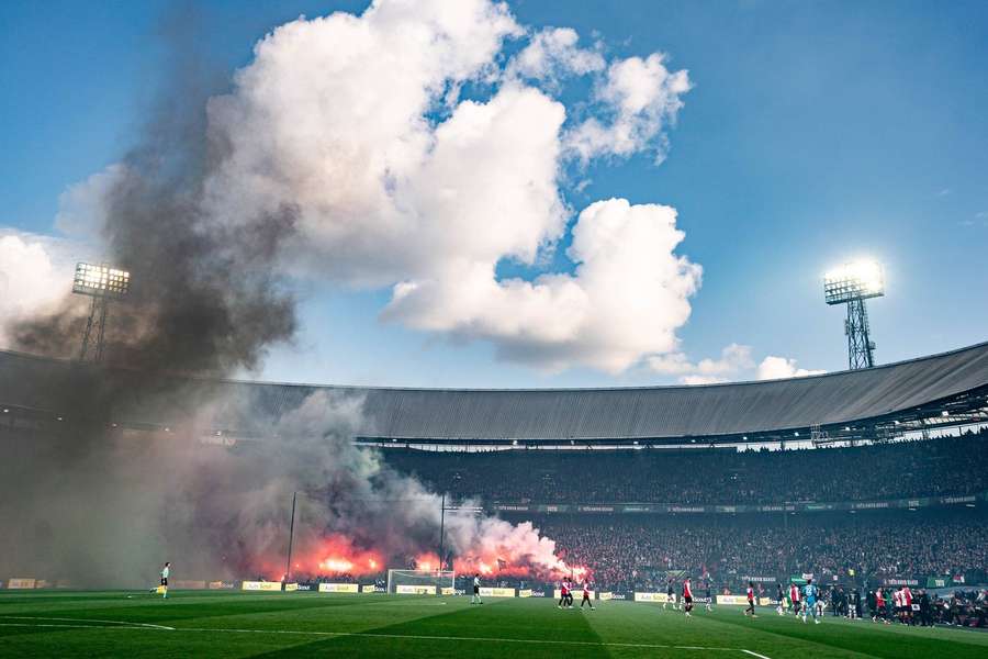Feyenoord wygrywa Puchar Holandii po dwukrotnie przerywanym meczu