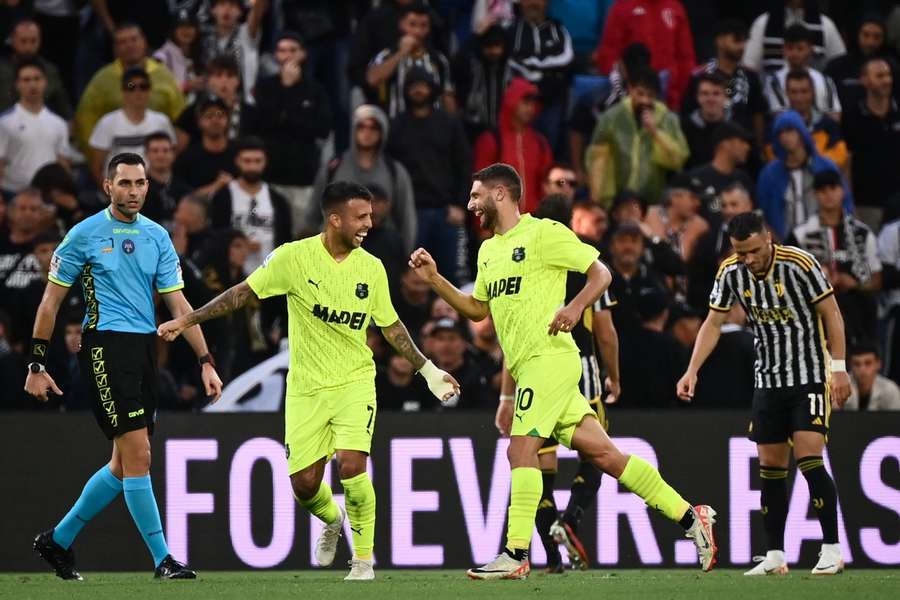 Komisk selvmål giver Sassuolo sensationel triumf over ubesejrede Juventus i Serie A