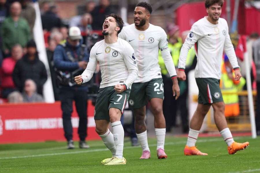 Pedro Neto em destaque ao serviço do Chelsea