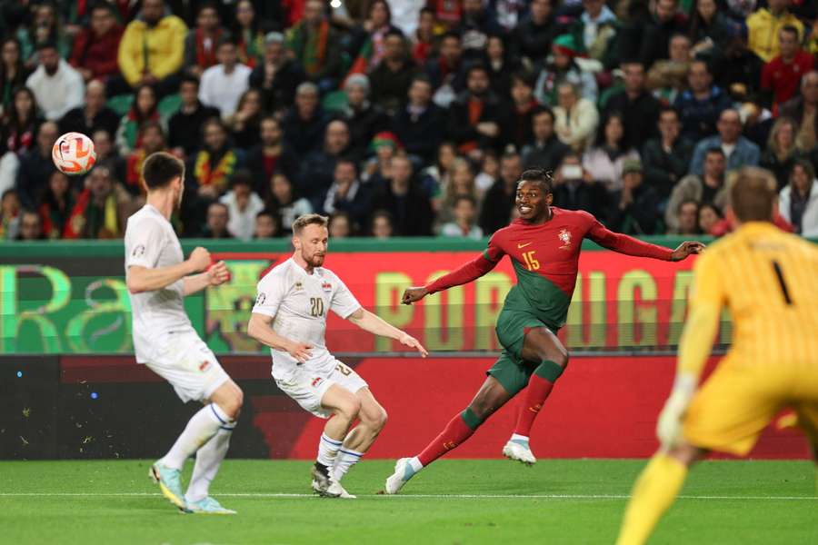 Rafael Leão foi suplente utilizado na vitória de Portugal (4-0) diante do Liechtenstein