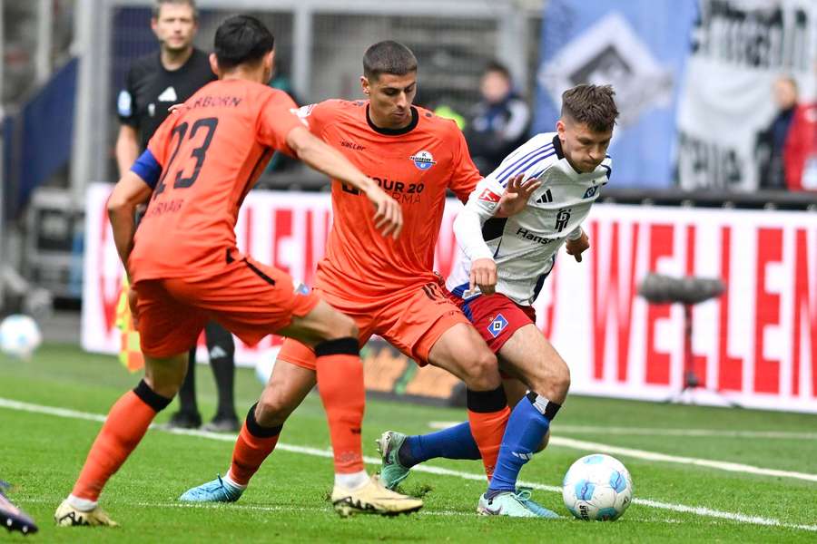 Der SC Paderborn gab gegen den HSV zwei Führungen aus der Hand.