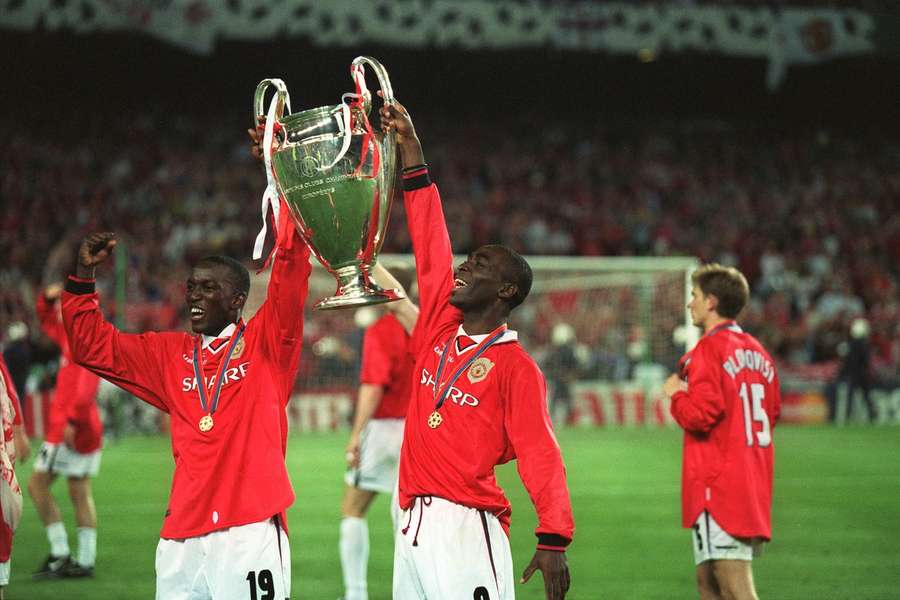 Dwight Yorke (esquerda) e Andy Cole (direita) formaram uma parceria temível no Manchester United