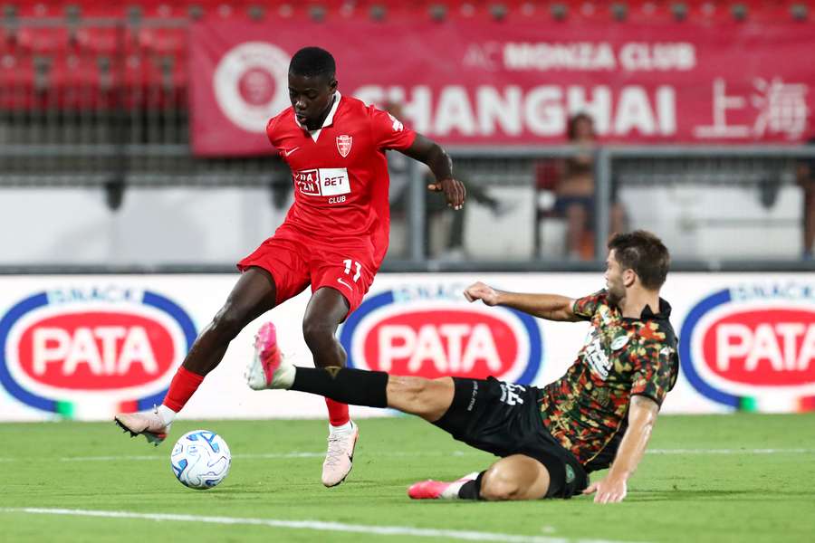Forson, autore del terzo gol, in azione Forson, autore del terzo gol, in azione