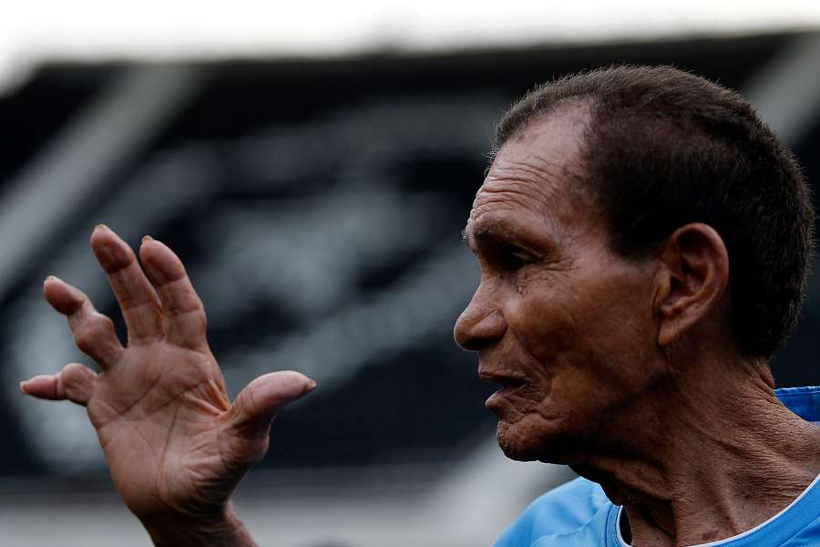 Homenagem a Manga no Estadio Niltos Santos em abril de 2023