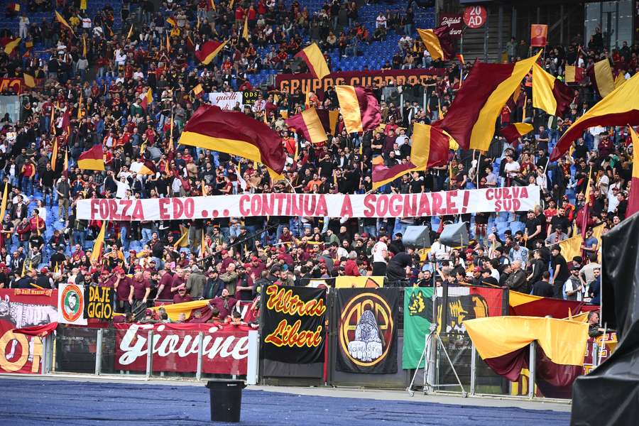 Uno degli striscione dedicati a Bove
