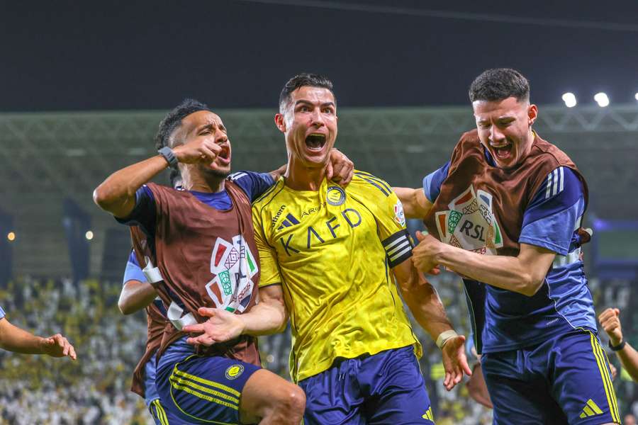 Cristiano Ronaldo está perto do milésimo gol na carreira