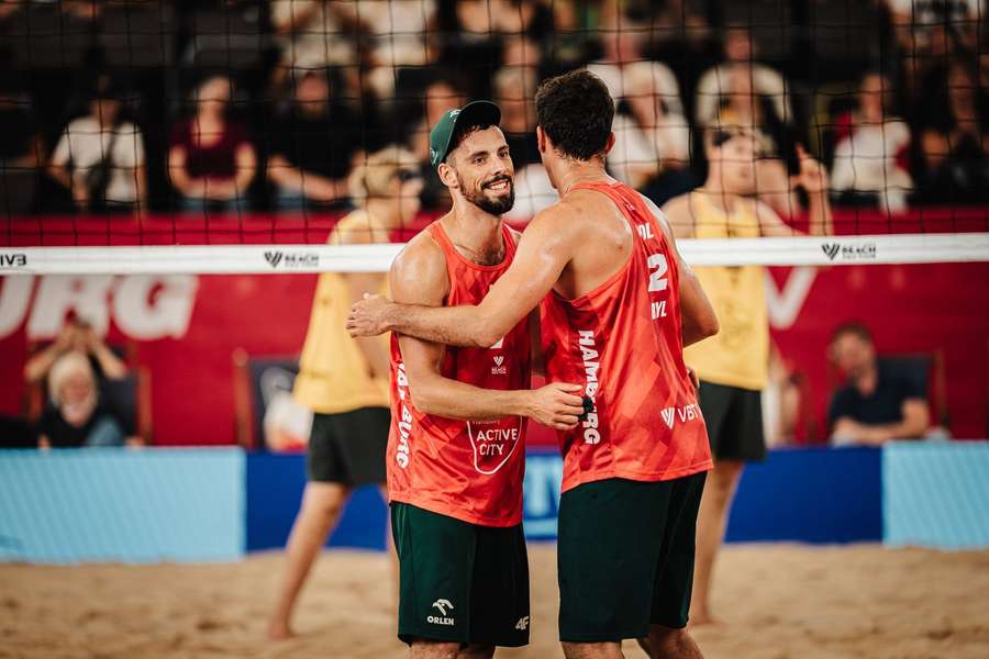 Zmienne szczęście polskich par na początek MŚ w siatkówce plażowej