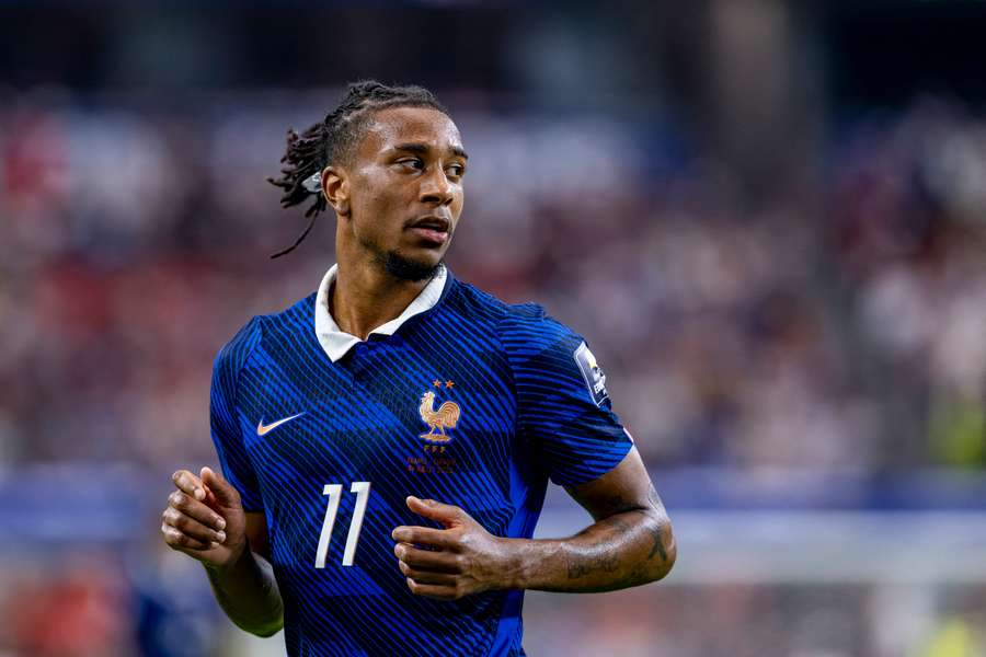 Michael Olise avec l'équipe de France lors de la demi-finale de la Coupe du monde 2026 face à l'Espagne, le 14 juillet 2026 au Dallas Stadium, aux États-Unis.