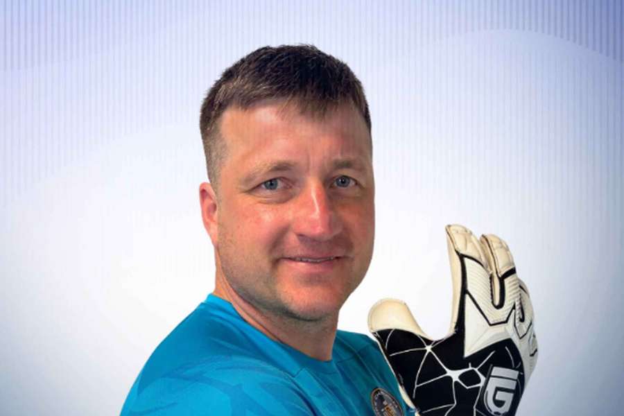 Zkušený gólman Luděk Frydrych. Zkušený gólman Luděk Frydrych.