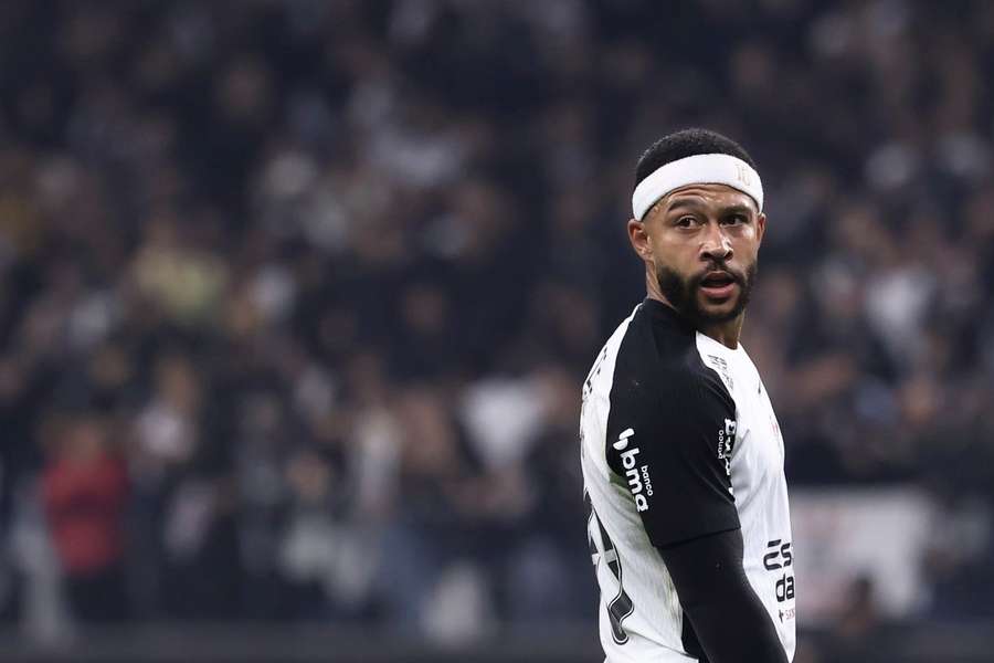 Memphis Depay pode rescindir com o Corinthians