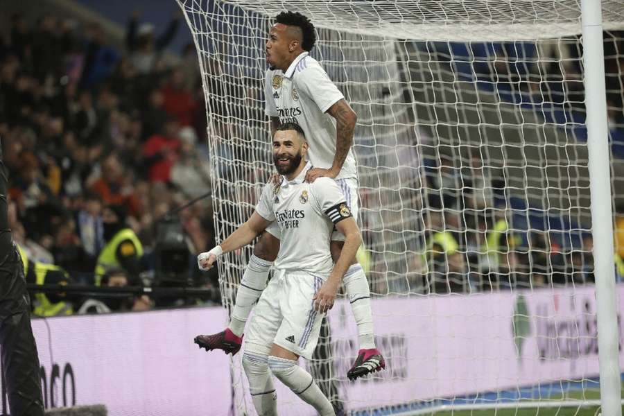 Real neměl s Elche slitování. Benzema překonal Raúla, pomohl si dvěma penaltami