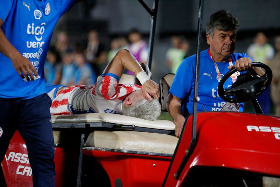 L'attaquant du Paraguay Enciso blessé une semaine avant le début du tournoi