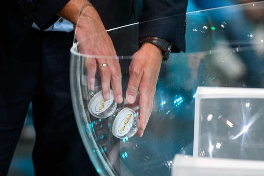 Am Sonntag wurde das Viertelfinale des DFB Pokals ausgelost. Am Sonntag wurde das Viertelfinale des DFB Pokals ausgelost.