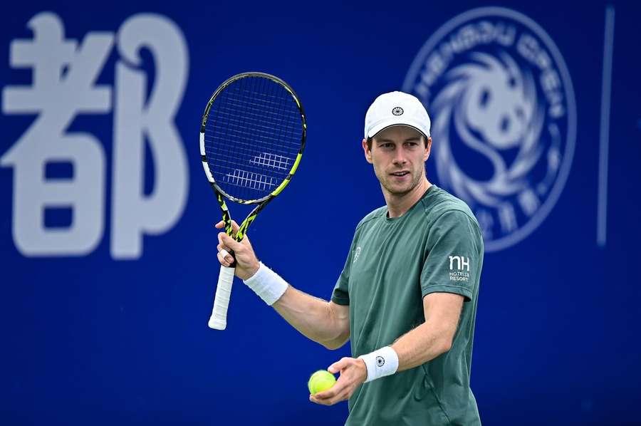 Botic van de Zandschulp eliminated in Chengdu by qualifier McDonald