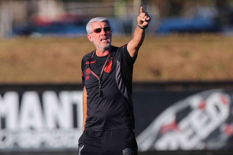 Odair Hellmann, técnico do Athletico-PR