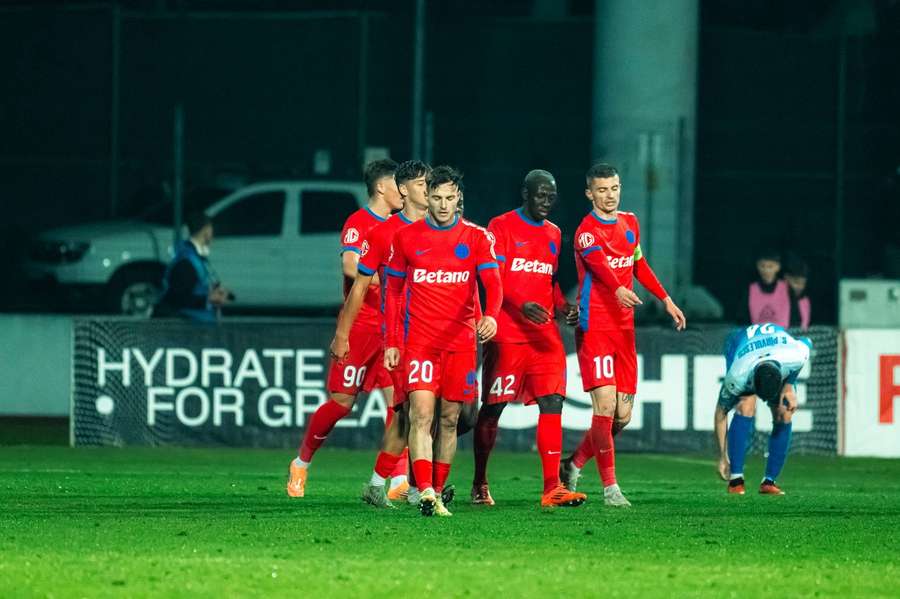 FCSB este în prezent pe locul 10 în Superliga României