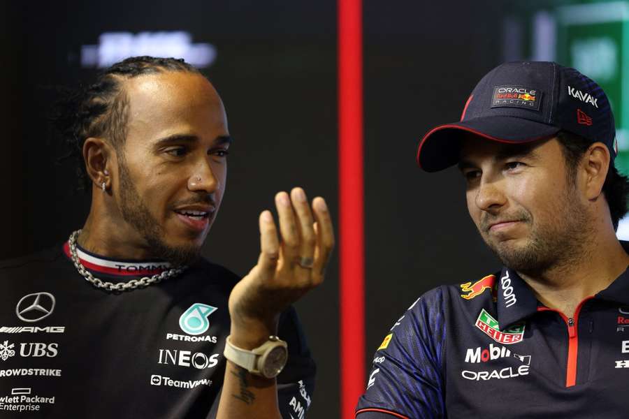 Hamilton bojuje o druhú priečku v celkovom poradí práve s Pérezom.