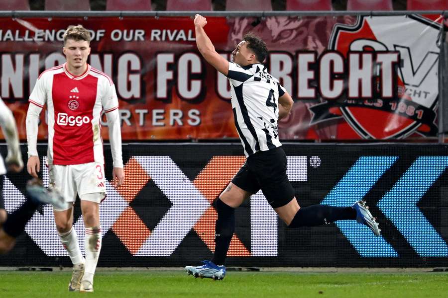 Mats Grotenbreg van USV Hercules maakte in de extra tijd de winnende in Stadion Galgenwaard