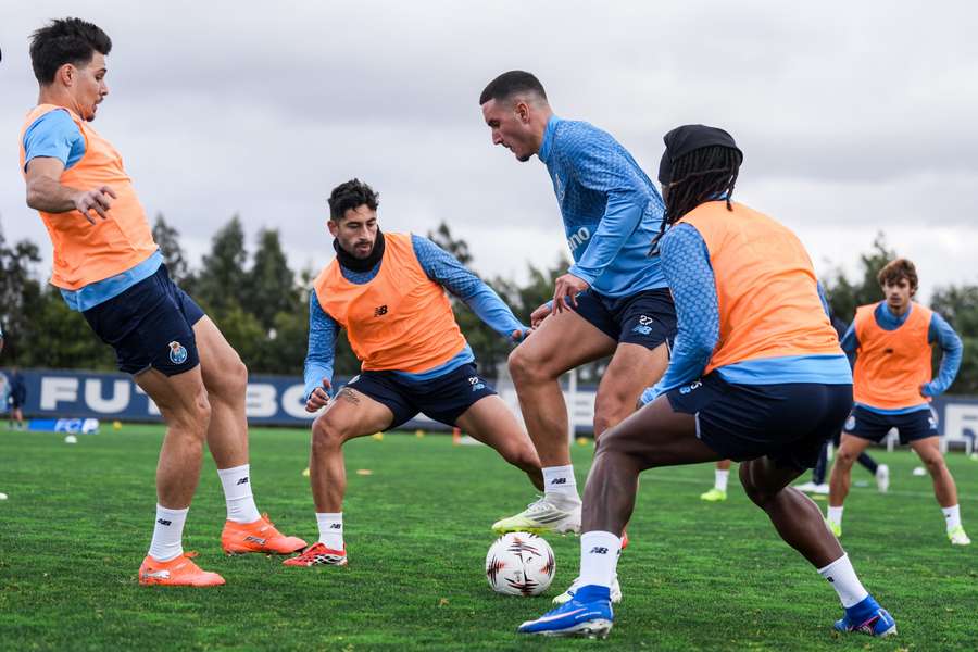 FC Porto prepara jogo com o Rangers